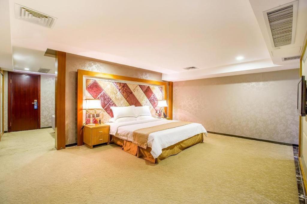 Zhongshan Louis Hotel Экстерьер фото